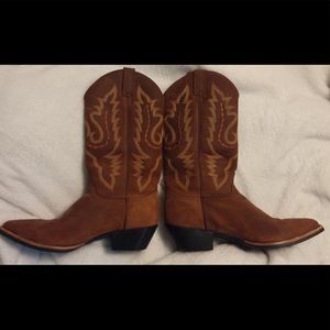 Women’s size 10 Justin Cowboy Boots
